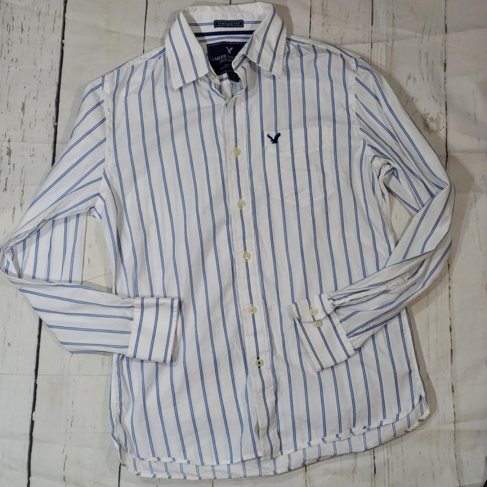 American Eagle White & Blue button up Medium